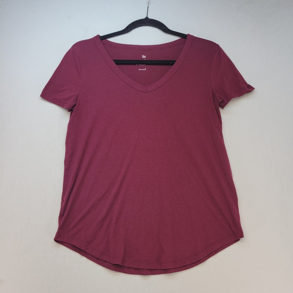 So T-Shirt Womens Small Burgundy Favorite V-Neck Short Sleeve Tee